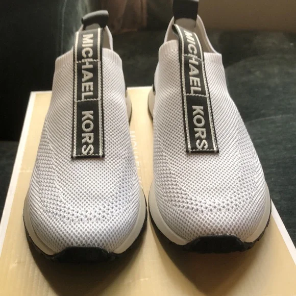 Women’s Michael Kors sneakers - Picture 7 of 10